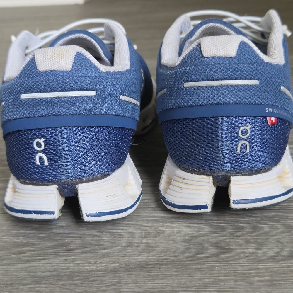 On Cloud 5 Blue White Women’s US 7.5 Shoes Swiss Engineering - Picture 5 of 11